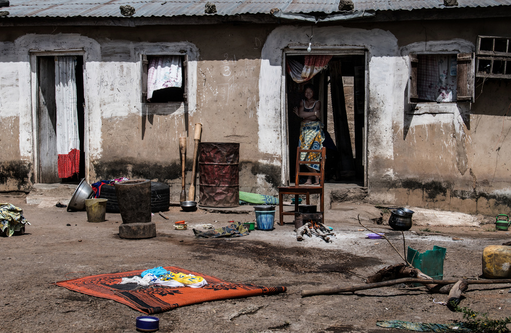 The house near the market-Benin à Joxe Inazio Kuesta Garmendia