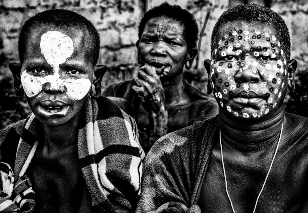 Surmi tribe women-Ethiopia à Joxe Inazio Kuesta Garmendia