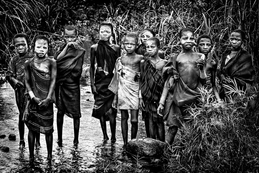 Surma tribe children - Ethiopia à Joxe Inazio Kuesta Garmendia