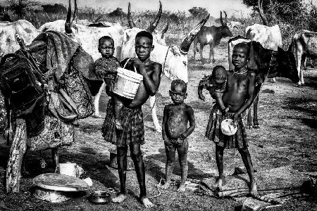 Life in a Mundari cattle camp - South Sudan