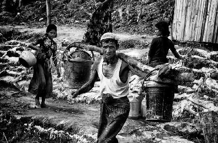 Life in a rohingya refugee camp - Bangladesh