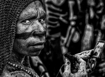 Preparing for the sing sing festival in Mt Hagen - Papua New Guinea