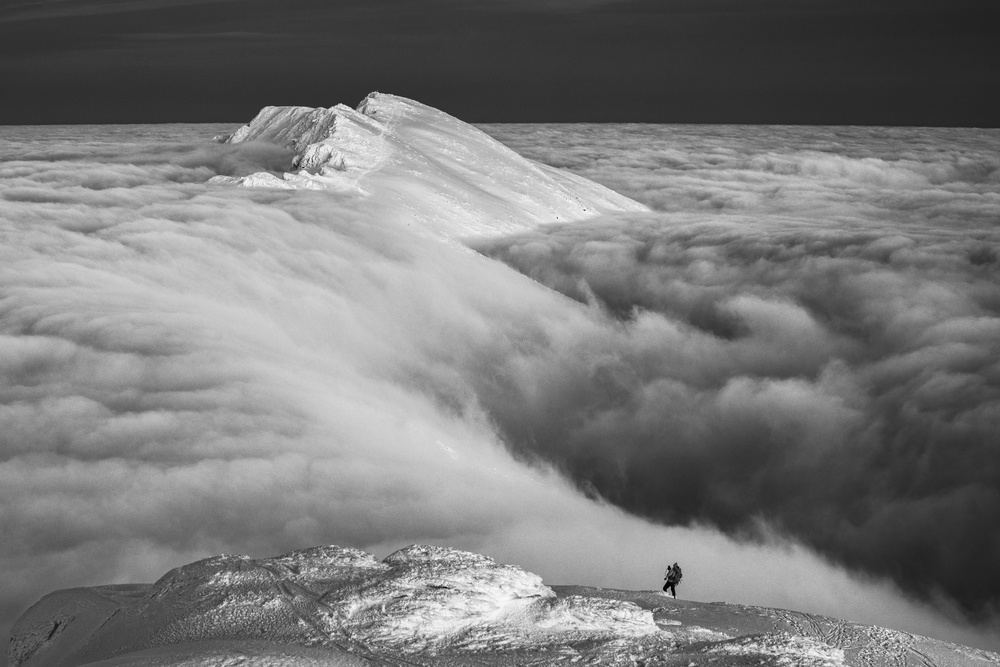 Man and Mountain à Jozef Sádecký