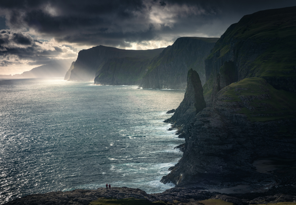 Faroese Cliffs à Karol Nienartowicz