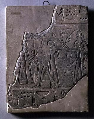 Bas relief of priestesses gathering grapes, 26th-30th Dynasty (stone) à Late Period Egyptian