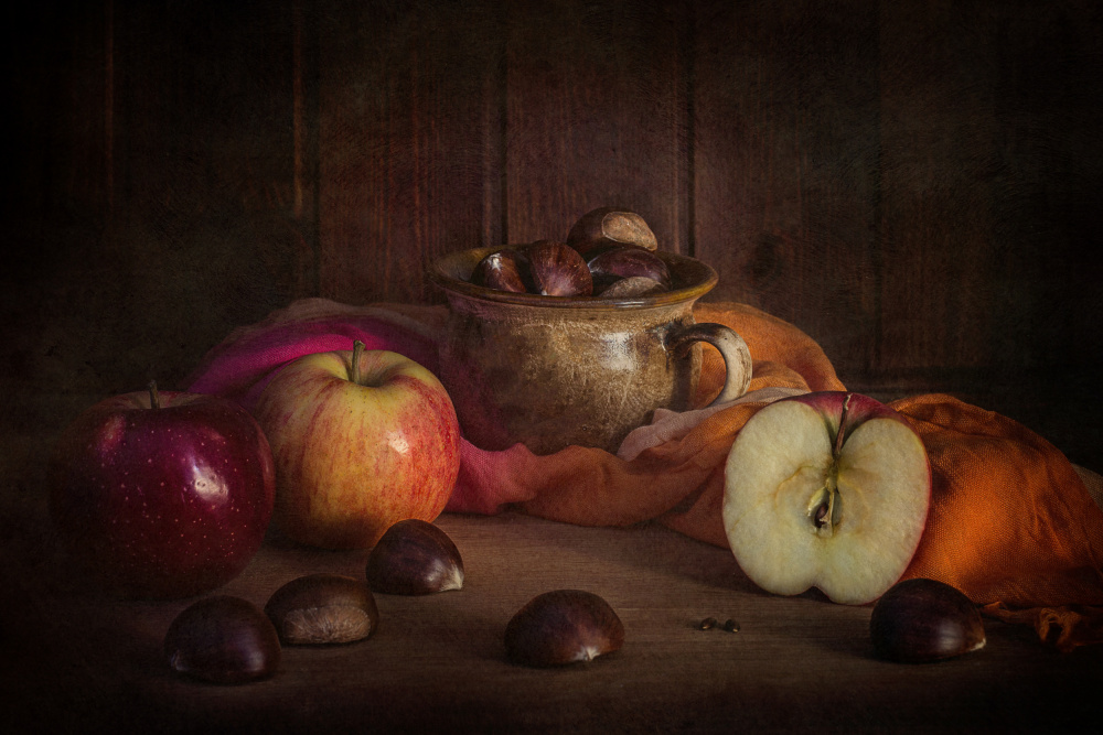 Still Life With Chestnuts And Apples à Lenka