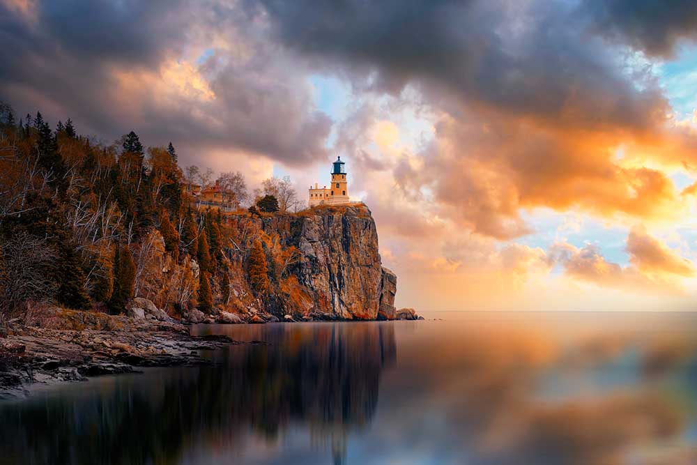 A Cloudy Day at Split Rock Lighthouse à Like He