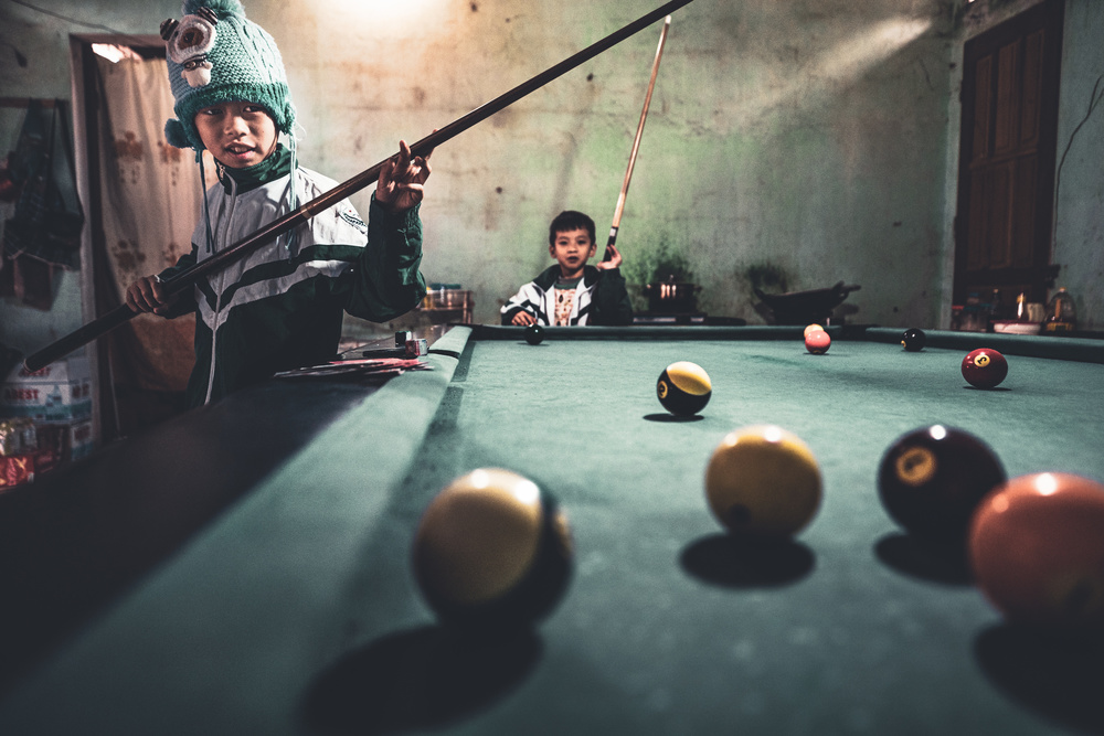 Playing pool among the northern montains à Marco Tagliarino