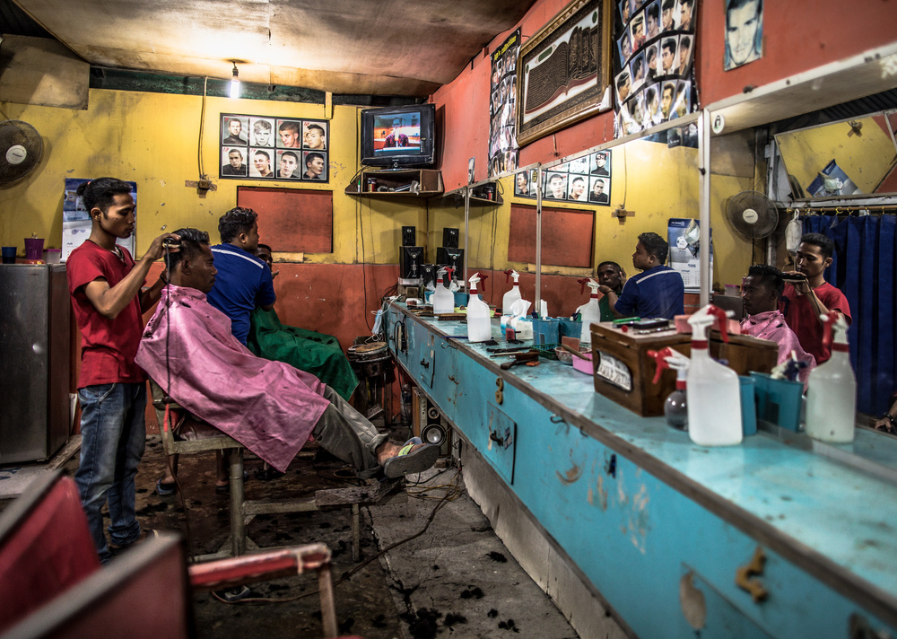 The barber shop of Labuan Bajo à Marco Tagliarino