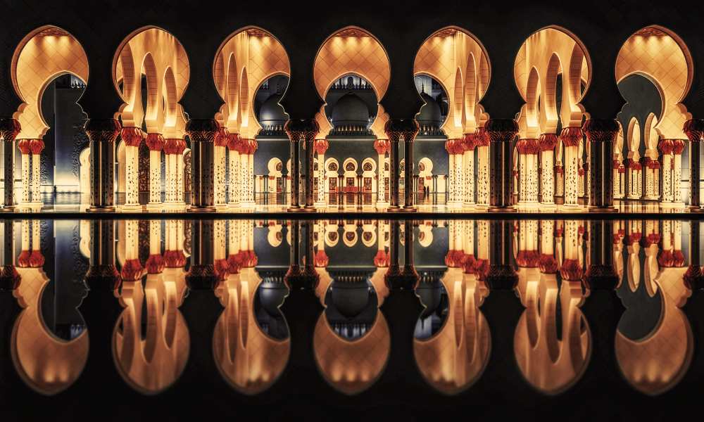 Reflections in the Mosque à Massimo Cuomo