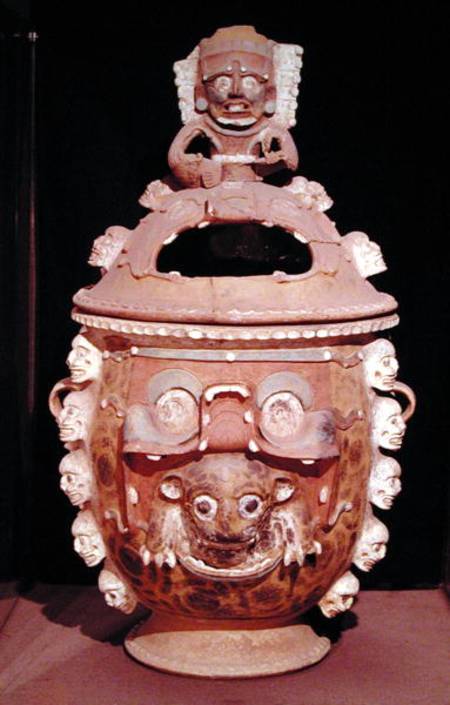 Urn with a lid, from Guatemala, Classic Period à Mayan
