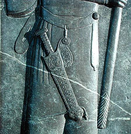 Carving of Xerxes' weapon bearer's sword, relief in the Audience Hall at Persepolis à École médiane