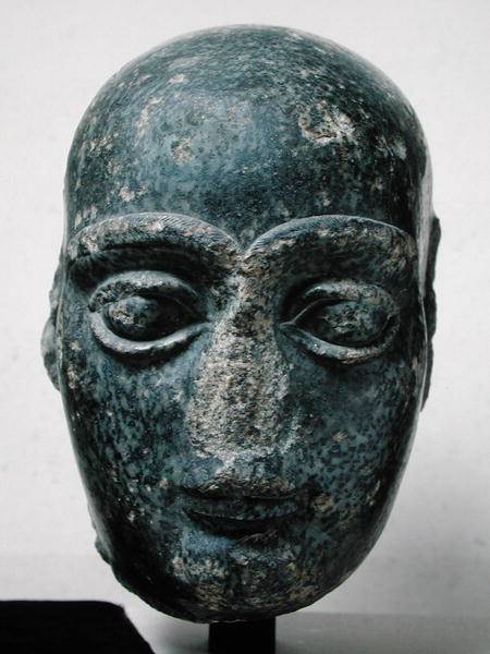 Head of a man, known as Gudea with a shaved head, from Telloh (Ancient Girsu) Neo-Sumerian à Mésopotamien