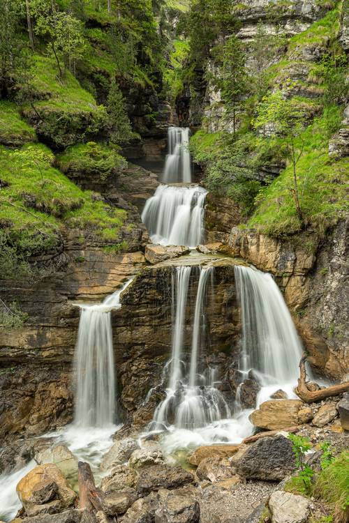 Kuhfluchtwasserfall in Farchant in Bayern à Michael Valjak