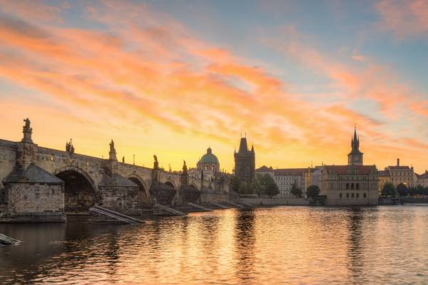 Sonnenaufgang in Prag à Michael Valjak