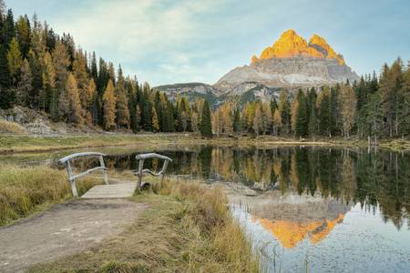 Alpenglühen am Lago Antorno in den Dolomiten