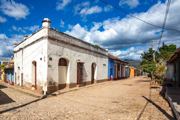 Crossroads in Trinidad, Cuba, House in Kuba à Miro May