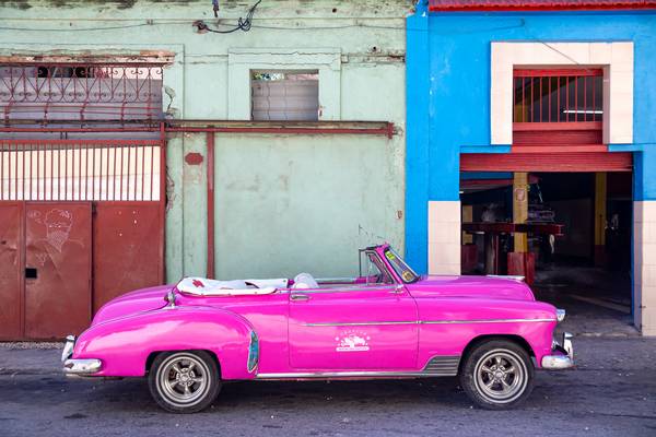 Pink cadillac in Havana, Cuba. Auto in Havanna, Kuba à Miro May