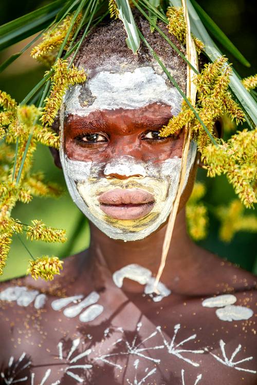 Porträt Junge aus dem Suri / Surma Stamm in Omo Valley, Äthiopien, Afrika à Miro May