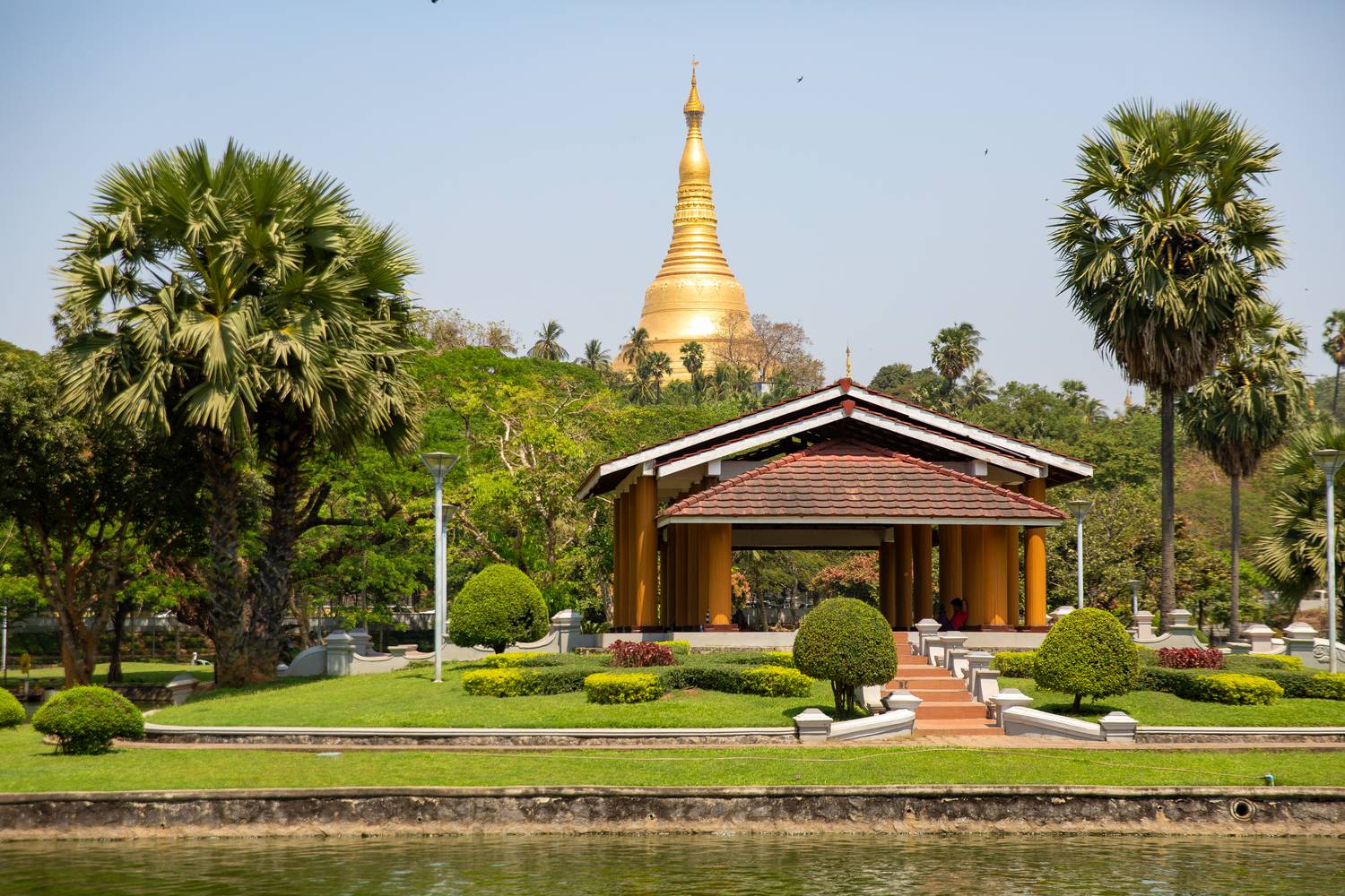 Shwedagon Pagode in Yangon (Rangun) Myanmar (Burma) à Miro May