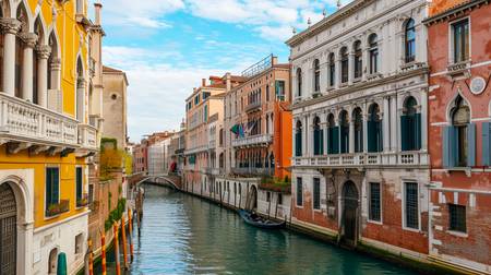 Bunte Häuser am Kanal in Venedig, Italien 