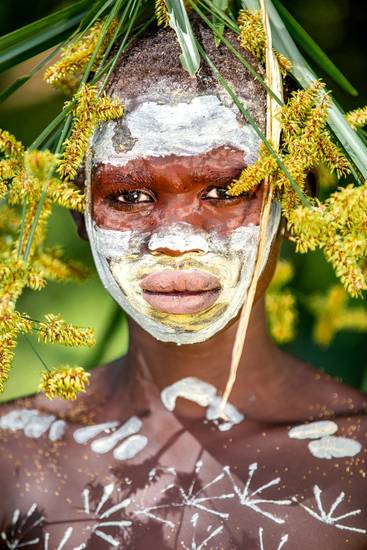 Porträt Junge aus dem Suri / Surma Stamm in Omo Valley, Äthiopien, Afrika