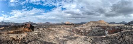 Strasse zum Vulkan, Vulkanlandschaft auf Lanzarote, Kanarische Inseln, Spanien