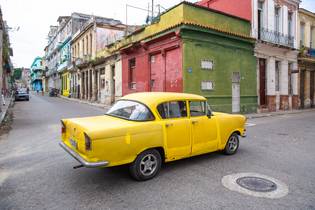 Voiture jaune