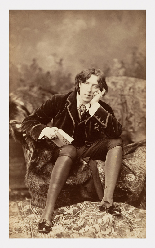 Portrait of Oscar Wilde (1854-1900), 1882 (b/w photo)  à Napoleon Sarony