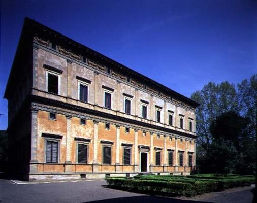 Lateral view of the facade, designed by Baldassarre Peruzzi (1481-1536) 1506 (photo) à 