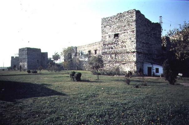 The city walls at Fener, built by Theodosius II, 413-447 (photo) à 
