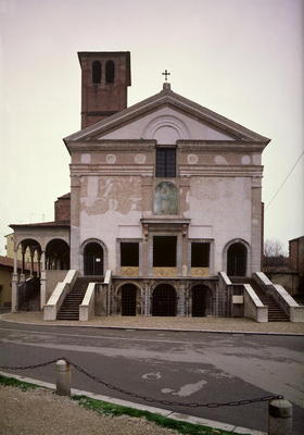 View of the facade designed by Leon Battista Alberti (1404-72), completed after his death by Luca Fa à 