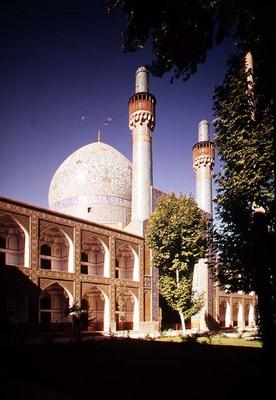 View of the mosque-madrasa constructed under Husayn I (reigned 1694-1722) 1706-14 (photo) (see also à 
