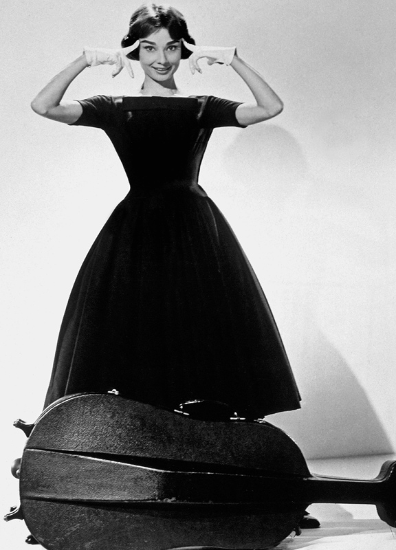 Ariane Love in the Afternoon de BillyWilder avec Audrey Hepburn Givenchy à 