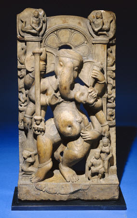 A Central Indian Pale Sandstone Stele Of Ganesha à 
