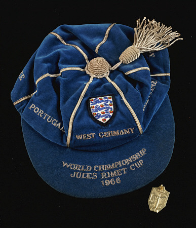 A Continental Gold World Cup Winner''s Medal And A Blue England World Cup 1966 International Cap Awa à 