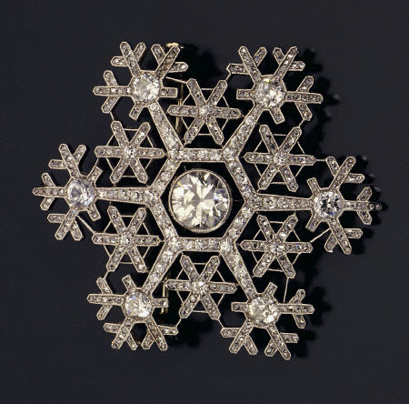 A Diamond And Platinum-Mounted Snowflake Brooch By Faberge, Circa 1908-1913 à 
