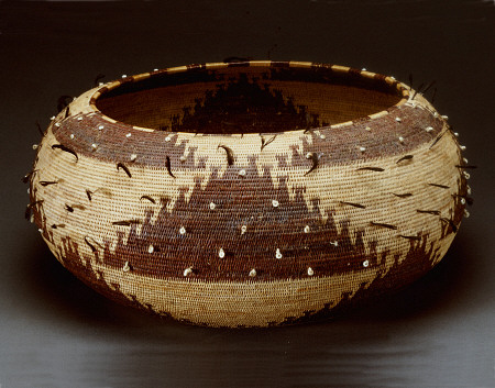 A Fine And Large Pomo Gift Basket Of Willow, Redbud And Sedge Root With Attached Quail Feathers And à 