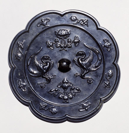 A Fine Large Bronze Circular Phoenix Mirror Cast With Two Phoenix,  Lotus Sprays And Flowers à 