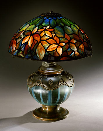 A Fine ''Woodbine'' Leaded Glass, Bronze And Blown Glass Table Lamp à 
