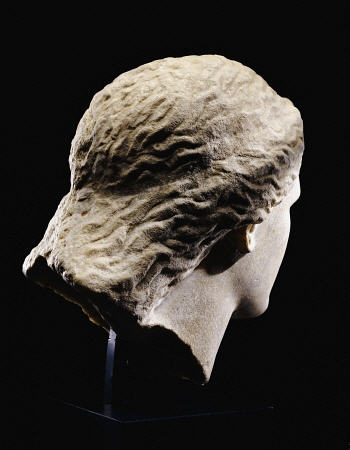 A Greek Marble Female Head From Behind à 