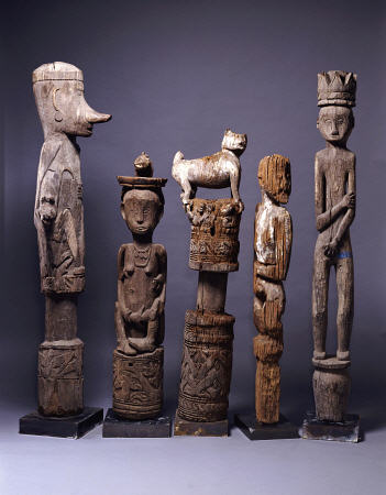 A Group Of Dayak Hampatong Carvings à 