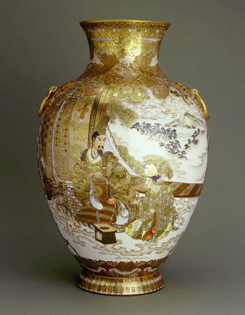 A Kinkozan Baluster Vase Decorated In Various Coloured Enamels And Gilt With Two Shaped Panels à 