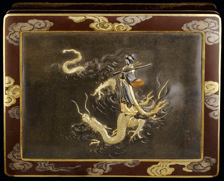 A Komai Rectangular Metal Box Depicting With Benten Standing On The Back Of A Dragon Holding A Koto à 