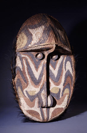 A Large Iatmul Woven Rattan Gable Mask, Of Oval Form With Projecting Forehead à 