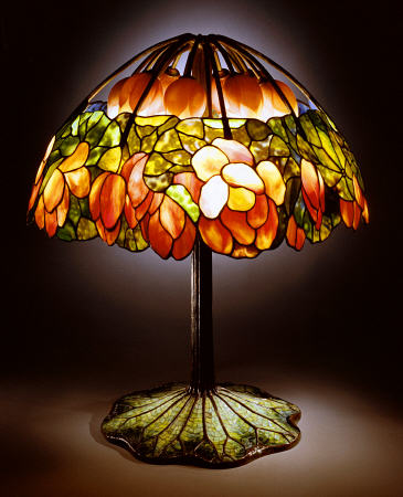 A Leaded Glass, Bronze And Mosaic ''Lotus'' Lamp By Tiffany Studios, Circa 1900-1910 à 