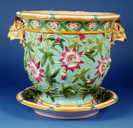 A  Minton ''Garden Pot Passion Flower'' Jardiniere And Underdish, 1858 à 