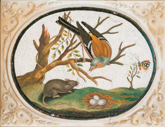 An oval-shaped medallion with a mosaic representing a bird on the branch of a tree, a mouse, a meado à 