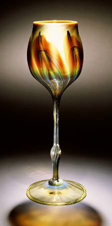 An Important Favrile Glass Floriform Vase à 