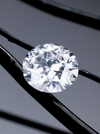 An Unmounted Circular-Cut Diamond Weighing 50 à 